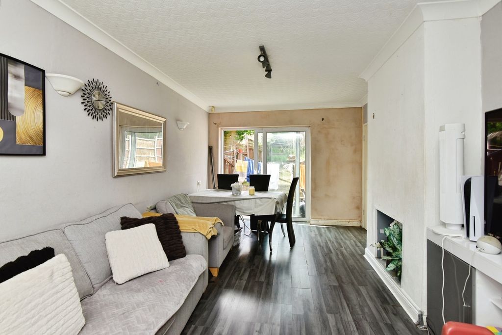 Property photo 2 of 19 Pbox-Img.Jpg