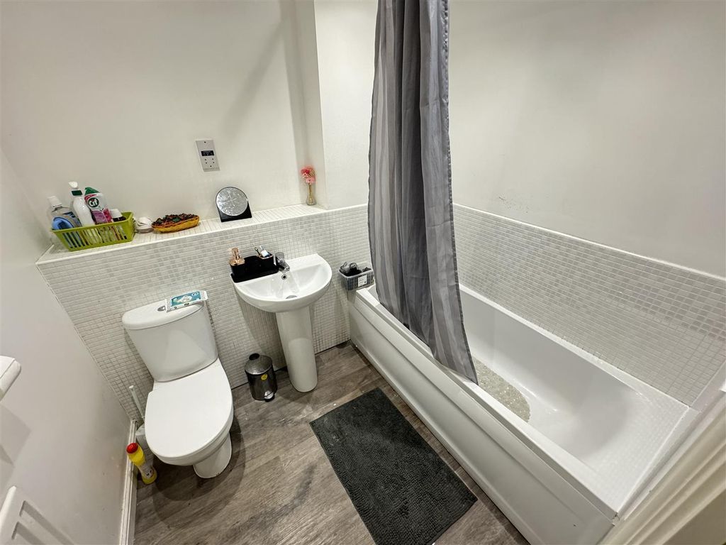 Additional image 10 of 2 bed flat for saleCircular Road South, Colchester CO2