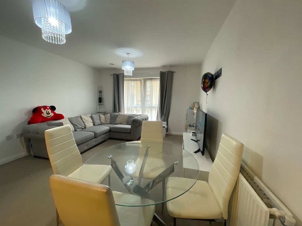 Property photo 2 of 9