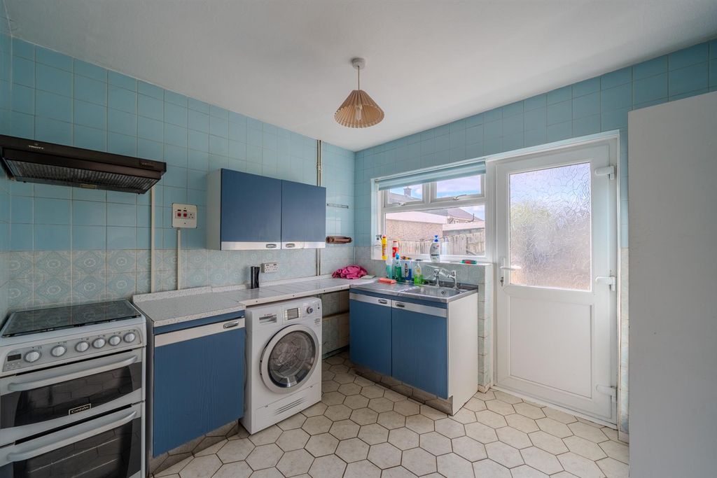 Property photo 3 of 20 5 Byron Place St-11.Jpg