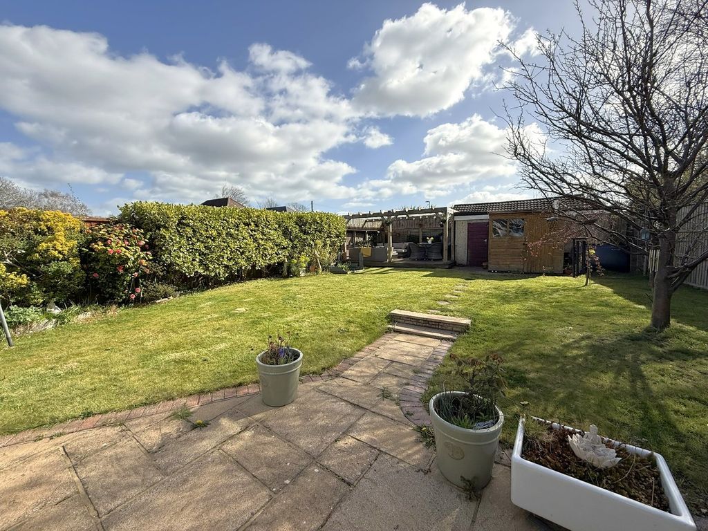 Property photo 2 of 28