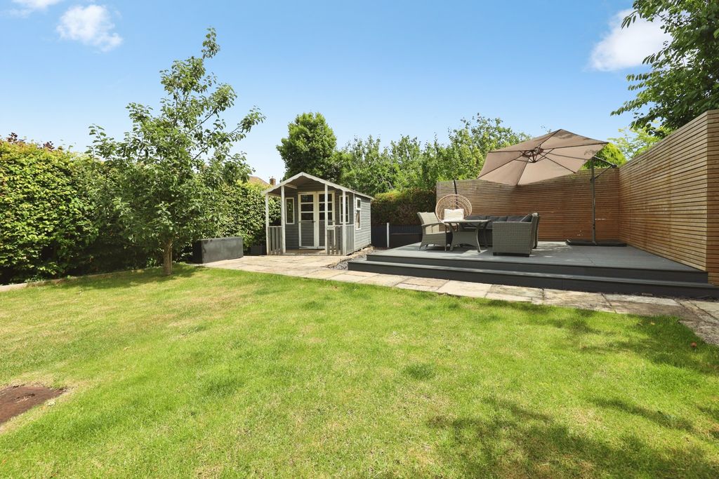 Property photo 2 of 35 5198861