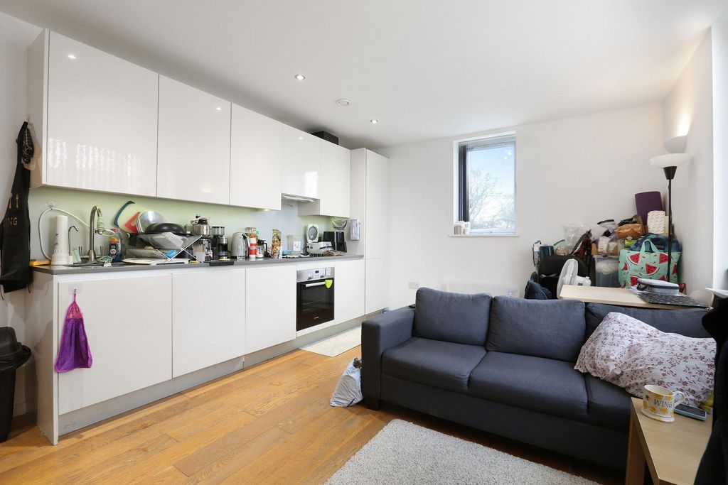 Property photo 3 of 11 Osnrbqaa.Jpeg