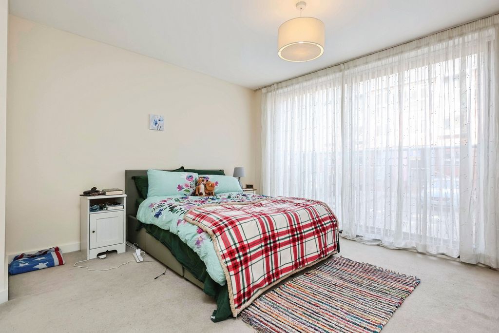 Property photo 3 of 18 Bedroom