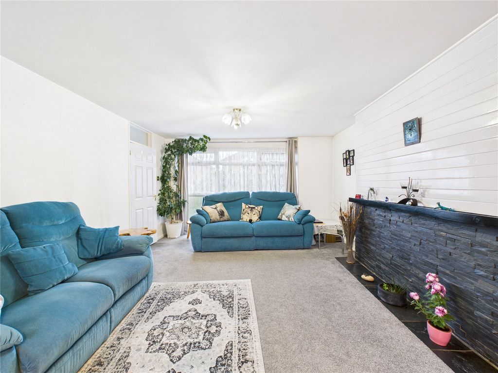 Property photo 3 of 21 Picture No. 01