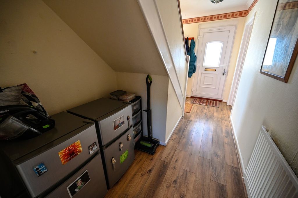 Property photo 3 of 25