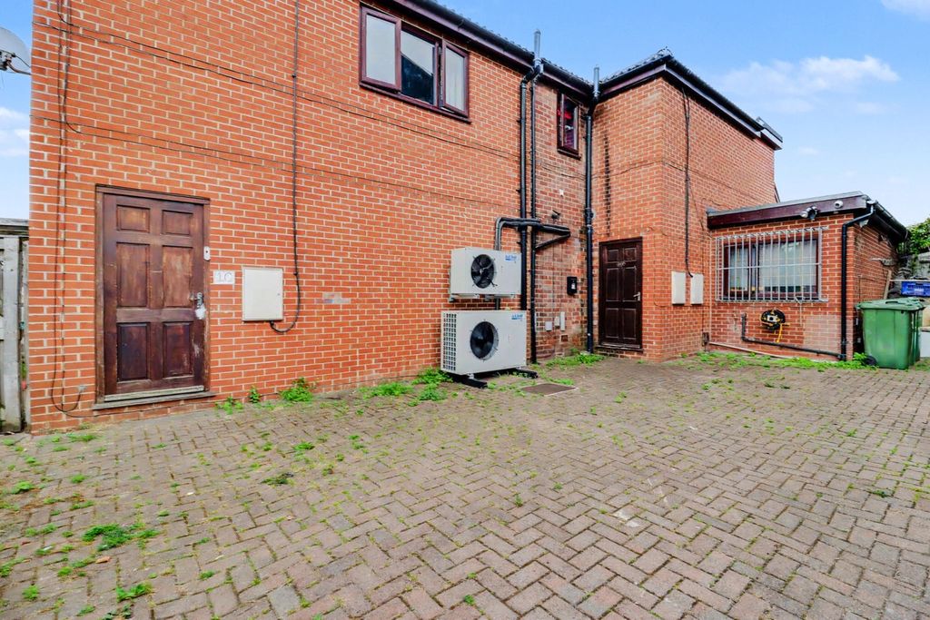 Property photo 1 of 7 1- Rob Hammond Ewemove Pontefract