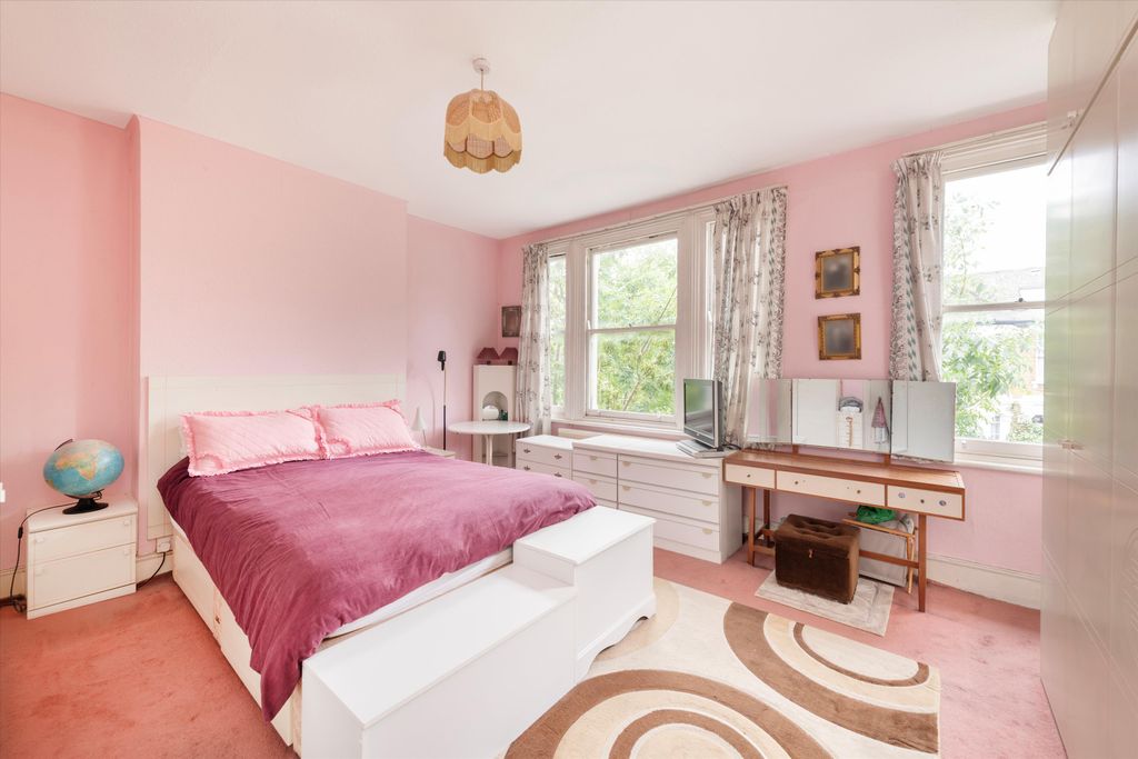 Property photo 3 of 11 Image