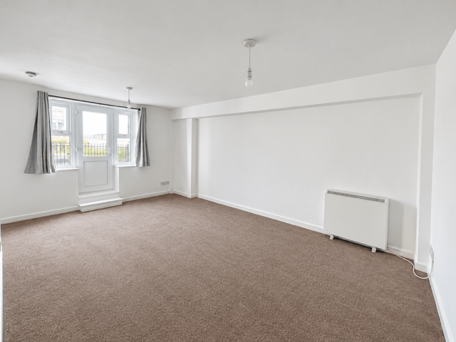 Property photo 1 of 8 Studio To Rent St James Street, Kemptown