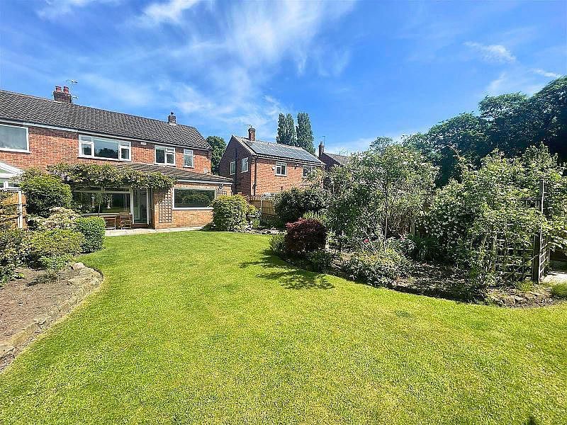 Property photo 2 of 15 Garden