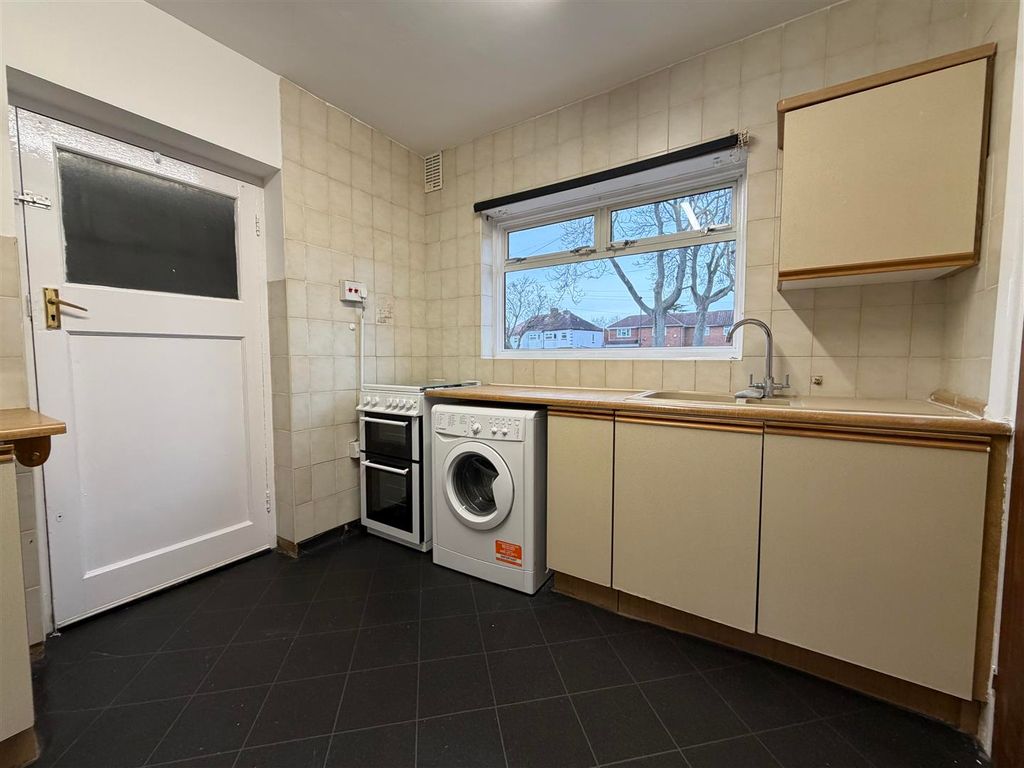 Property photo 3 of 11 Image