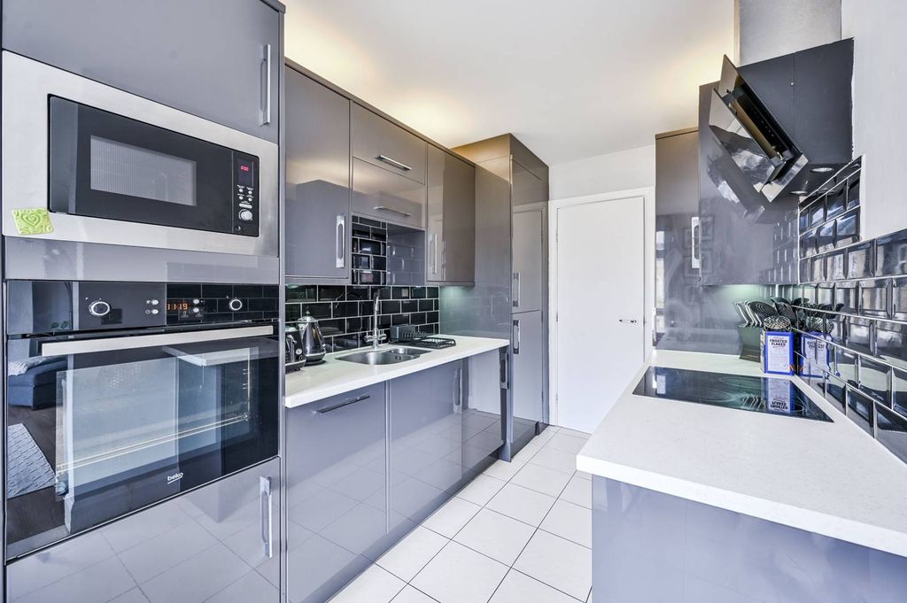 Property photo 1 of 16