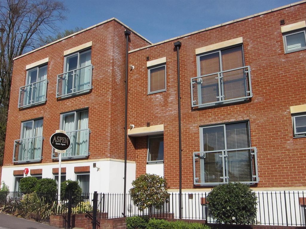 Property photo 1 of 6