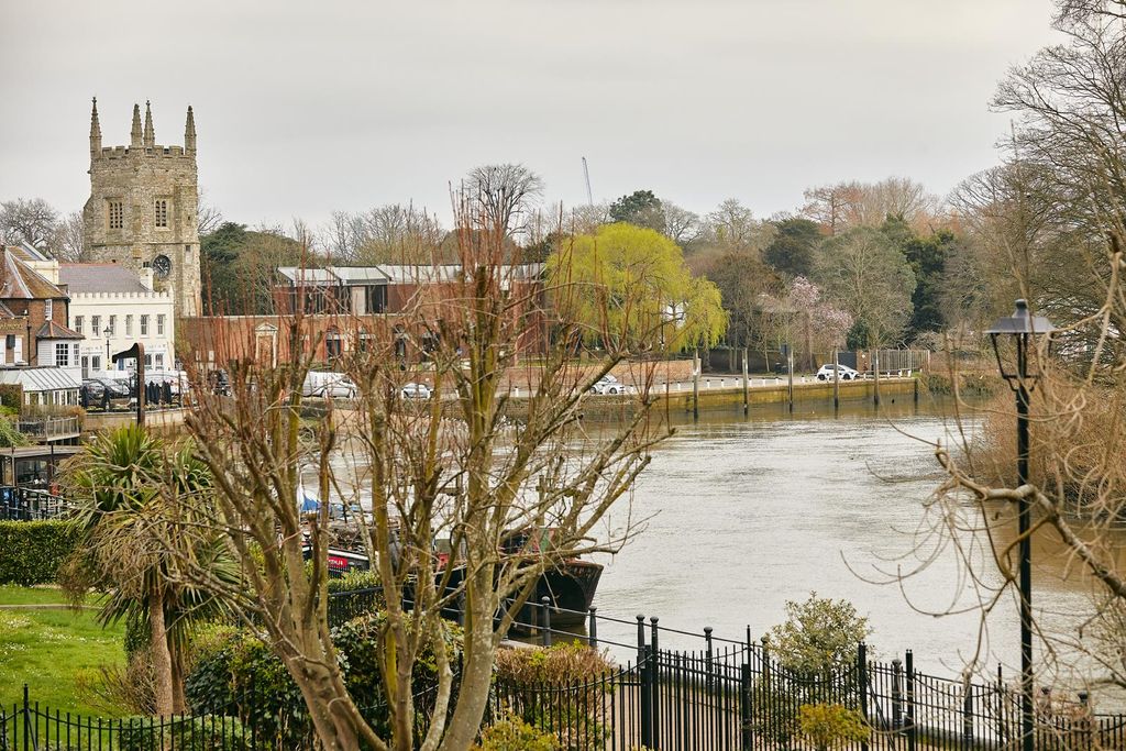 Property photo 3 of 30