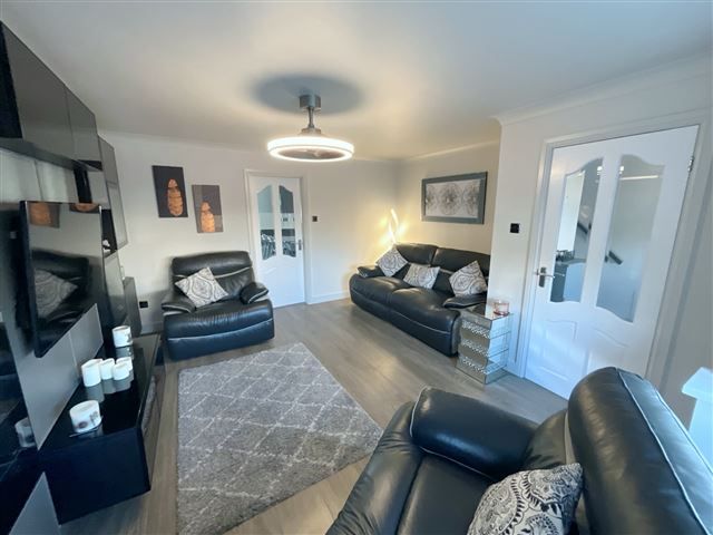 Property photo 3 of 21 Living Room