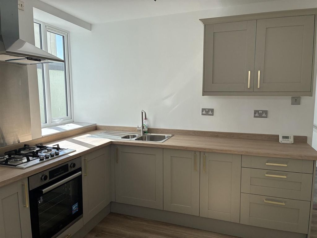 Property photo 3 of 15 5A449c86-1Eb7-45c2-996E-Eabc1A6Ef47F.Jpg