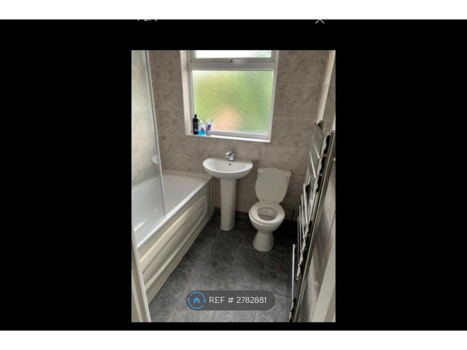 Property photo 1 of 12 Bathroom