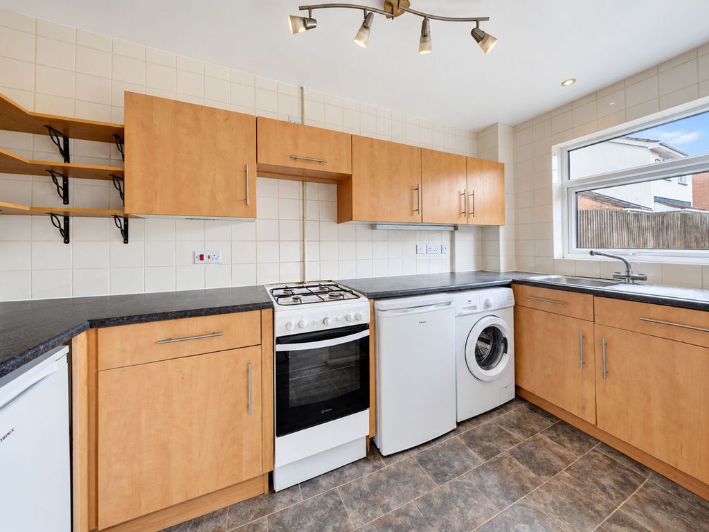 Property photo 3 of 15 Kitchen