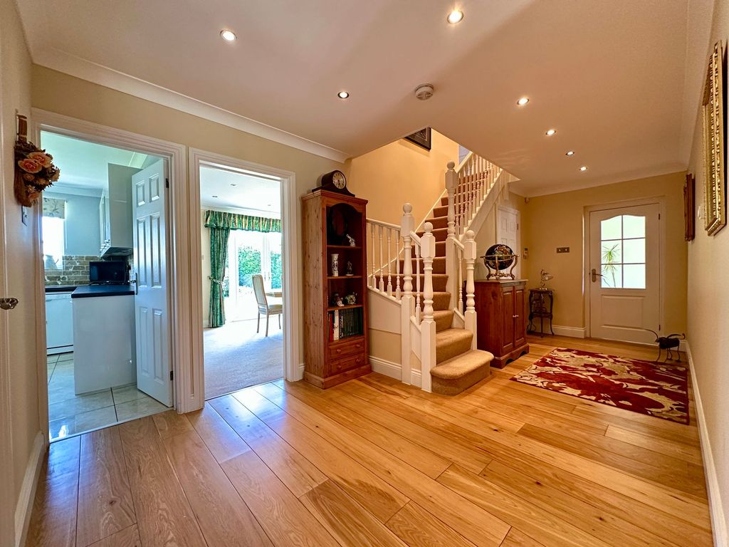 Property photo 2 of 25 Hallway