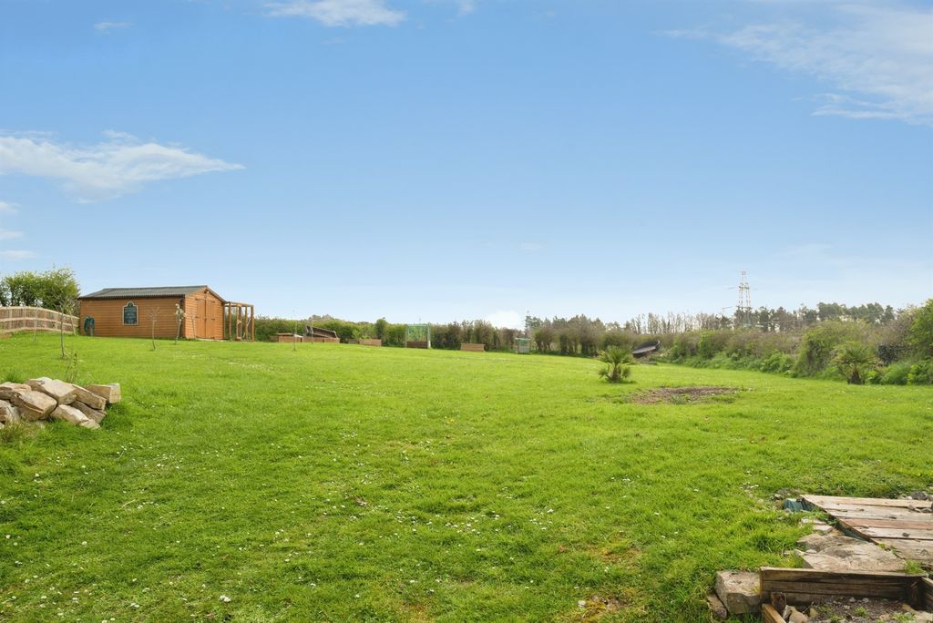 Property photo 3 of 26