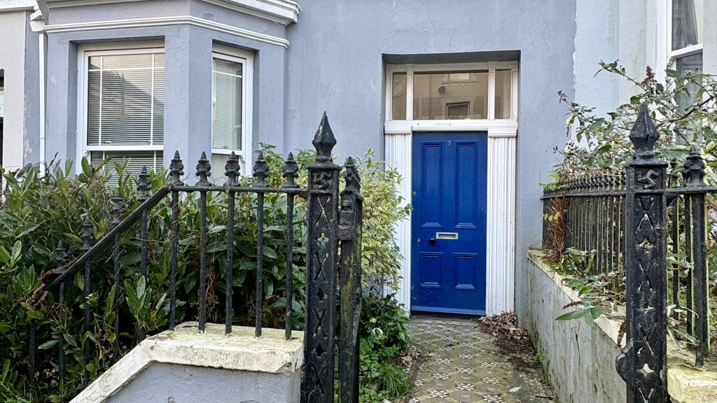 Property photo 2 of 10