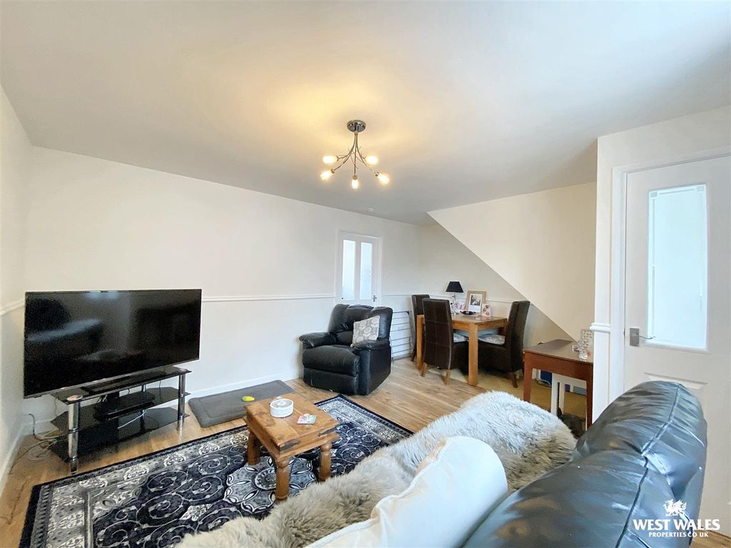 Property photo 2 of 16 Img_5281.Jpg
