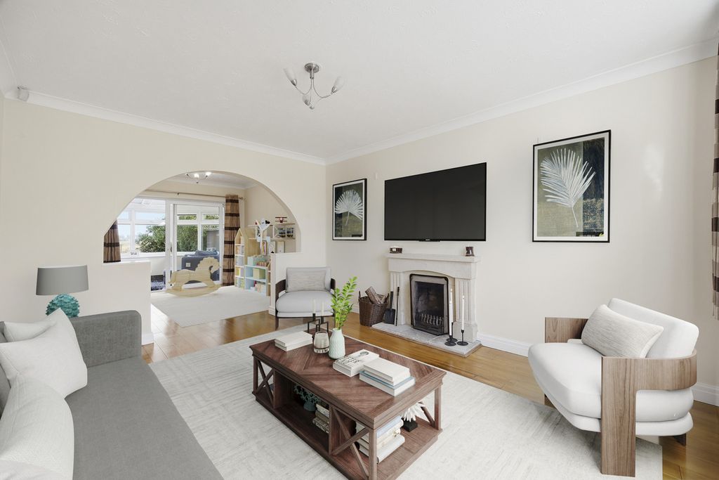 Property photo 2 of 26