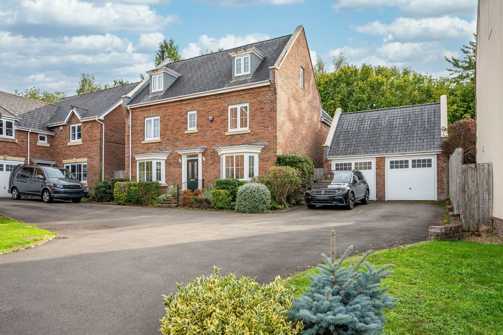 Property photo 1 of 39