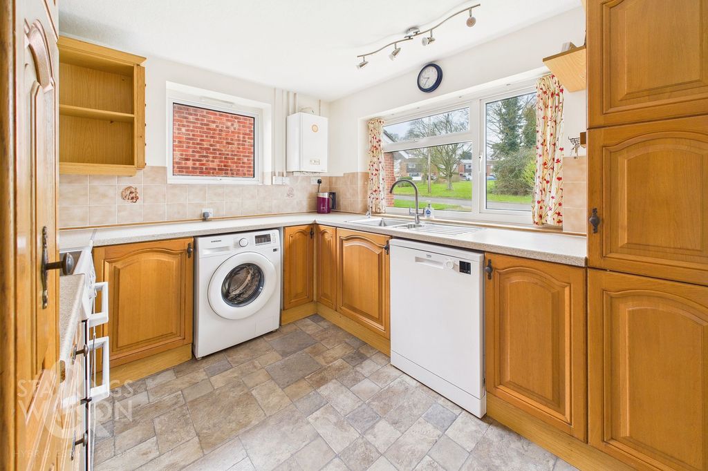 Property photo 3 of 15