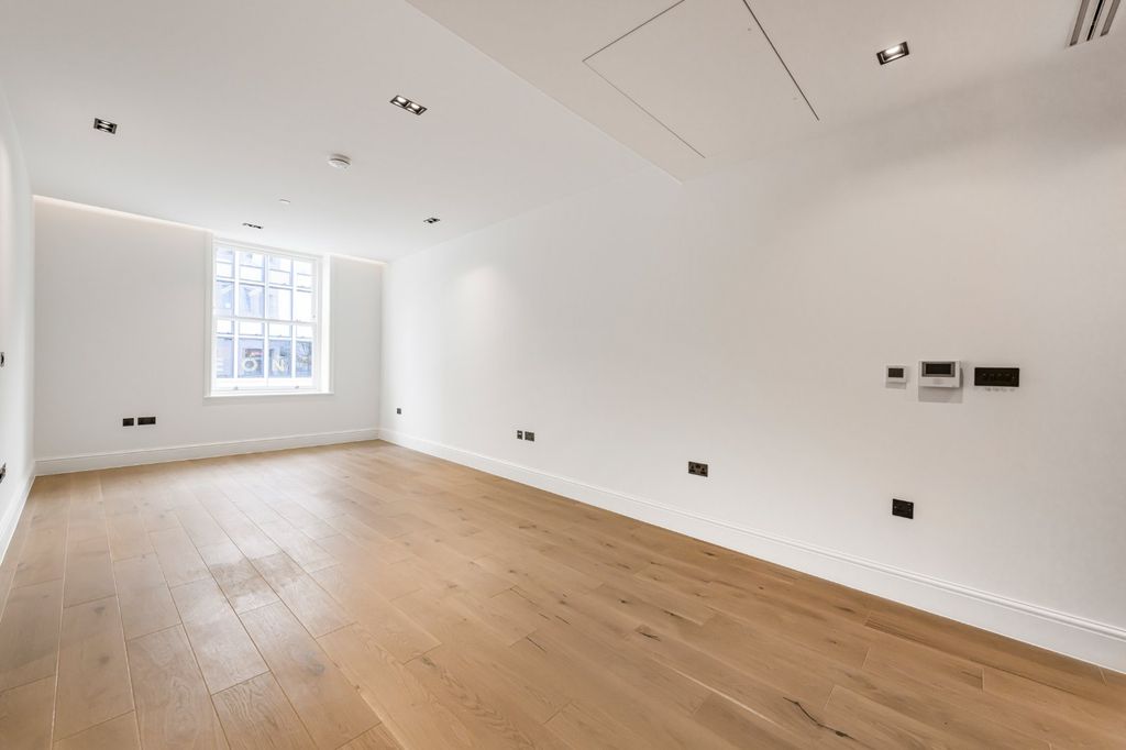 Property photo 3 of 9 Picture No. 18