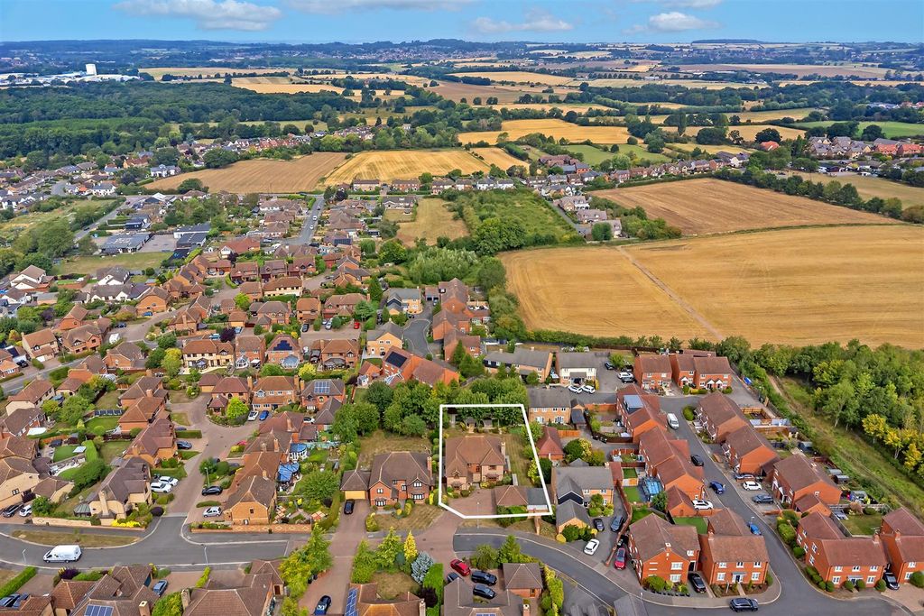 Property photo 1 of 31 Woodlandlodge-2.Jpg