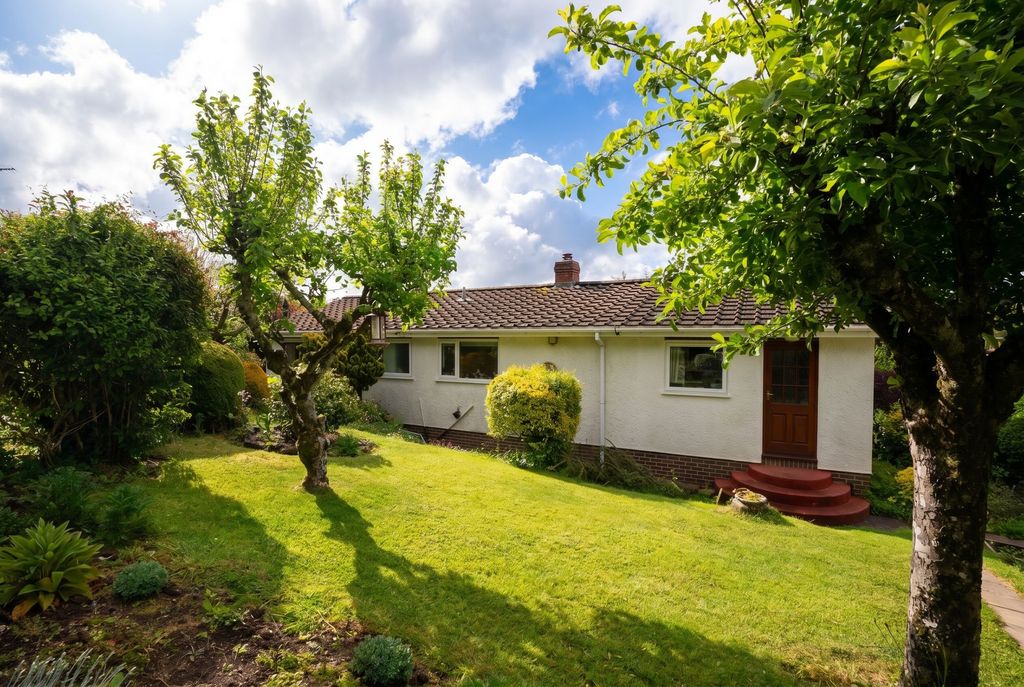 Property photo 1 of 33