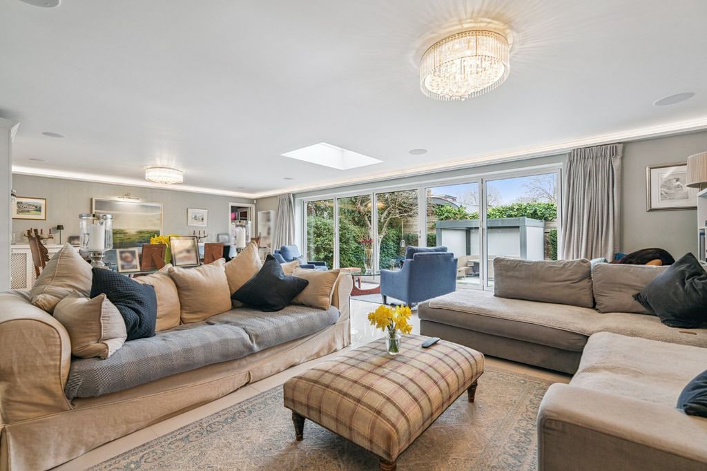 Property photo 2 of 21 Picture No. 19