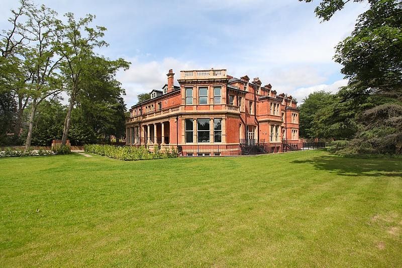 Property photo 1 of 10 Grounds