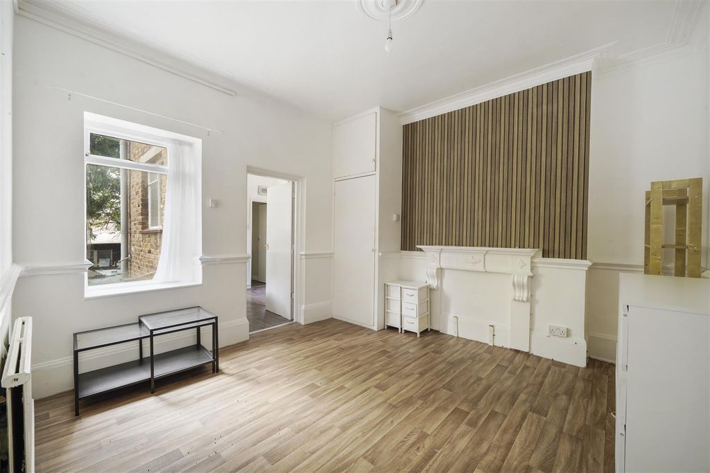 Property photo 2 of 6 Ground Floor, 183 Goldhawk Road - Kzuv5Ycdbeydjfrh