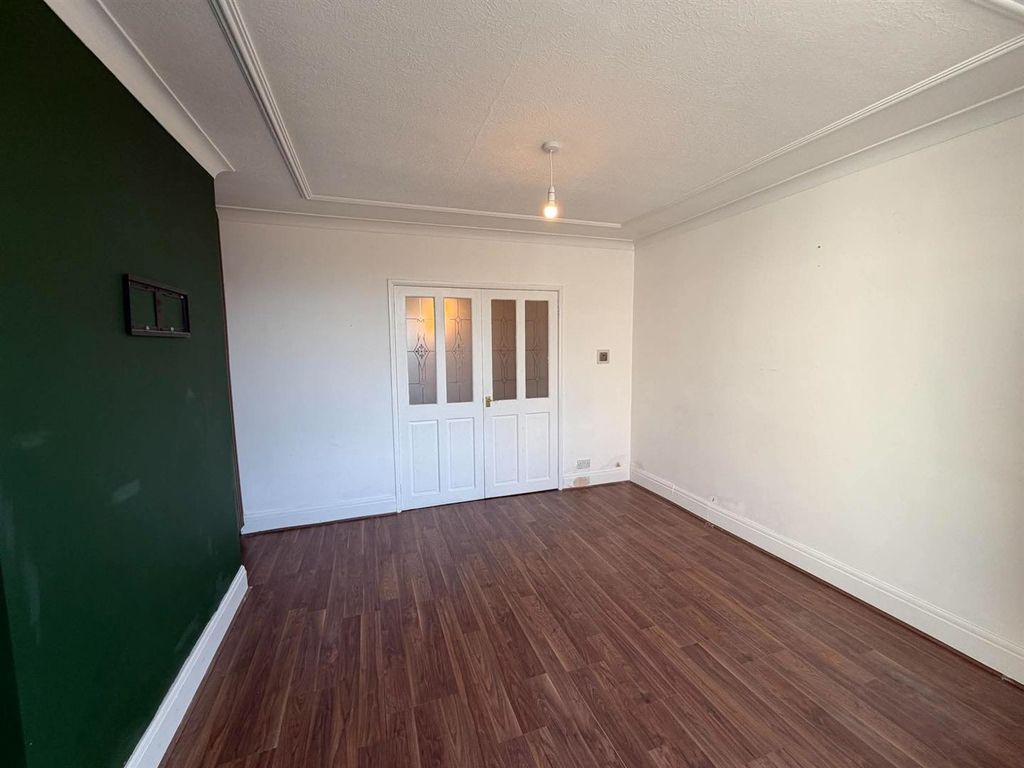 Property photo 3 of 12 9Ae9235F83A6F9Cbdca5F41F504Ebb35.Jpeg