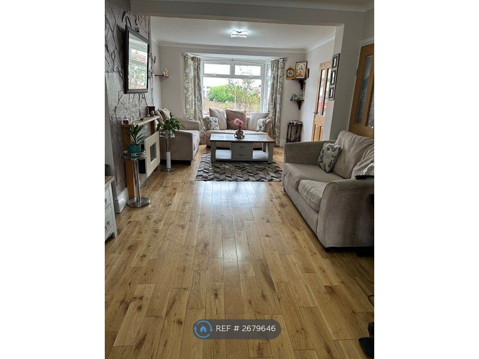 Property photo 1 of 9 Living Room