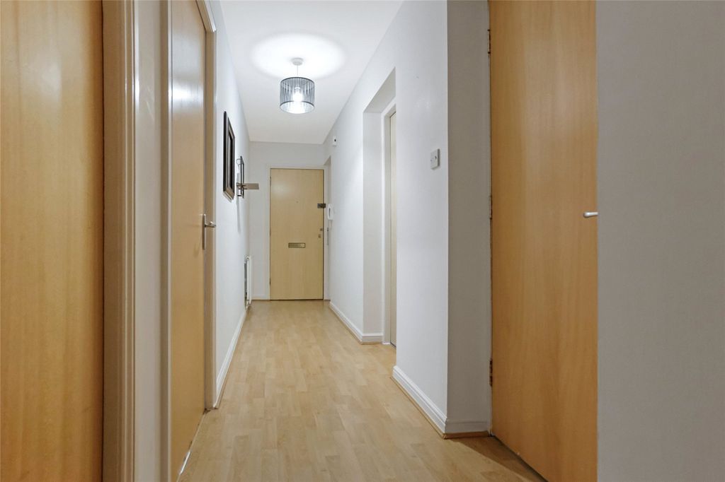 Property photo 3 of 21 Picture No. 02