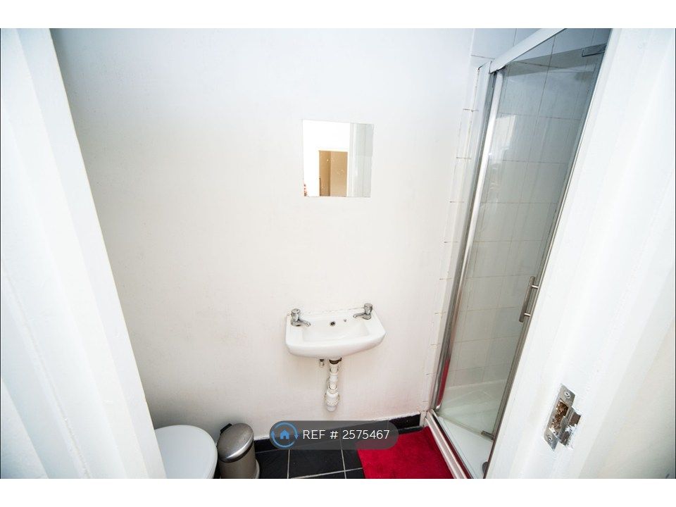 Property photo 3 of 14 Bathroom 2