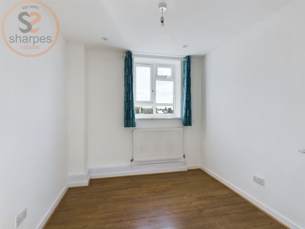 Property photo 3 of 13 Cam03524G0-Pr0042-Still002