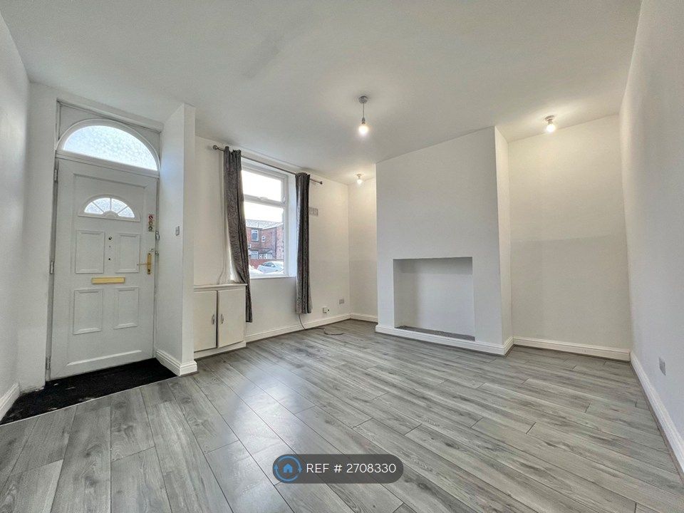 Property photo 2 of 20 Lounge