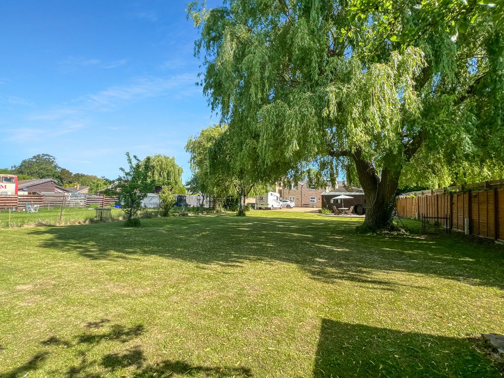 Property photo 1 of 25 Ec306861A8Bc4ee9174426B28F1F3F436403F657