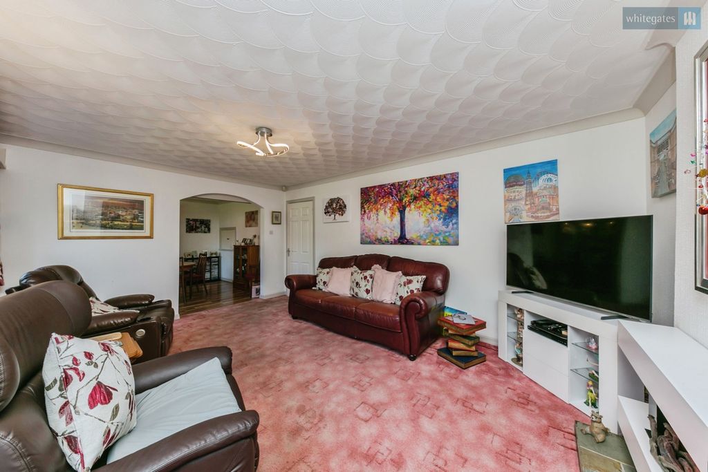 Property photo 3 of 25 Pbox-Img.Jpg