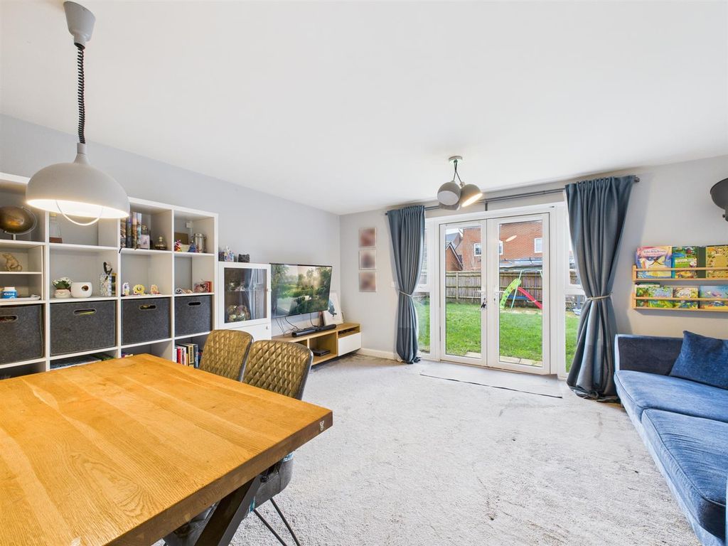 Property photo 2 of 13 Cam02435G0-Pr0101-Still015.Jpg