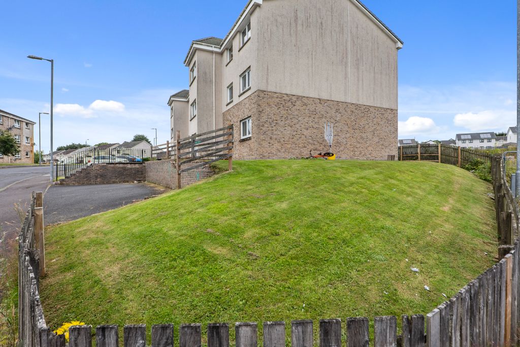 Property photo 2 of 13