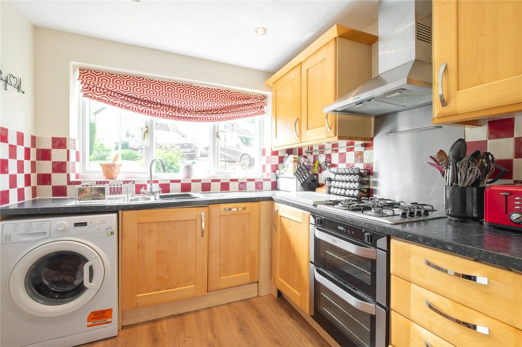 Property photo 2 of 27 Kitchen