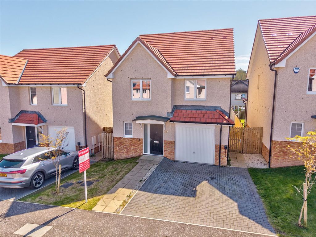 Property photo 2 of 21 15 Adam Crescent Dundee-18.Jpg