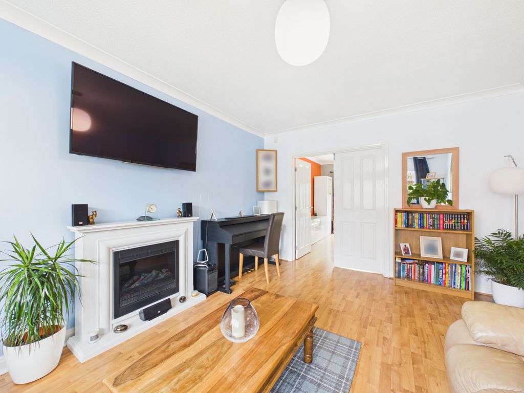 Property photo 3 of 24