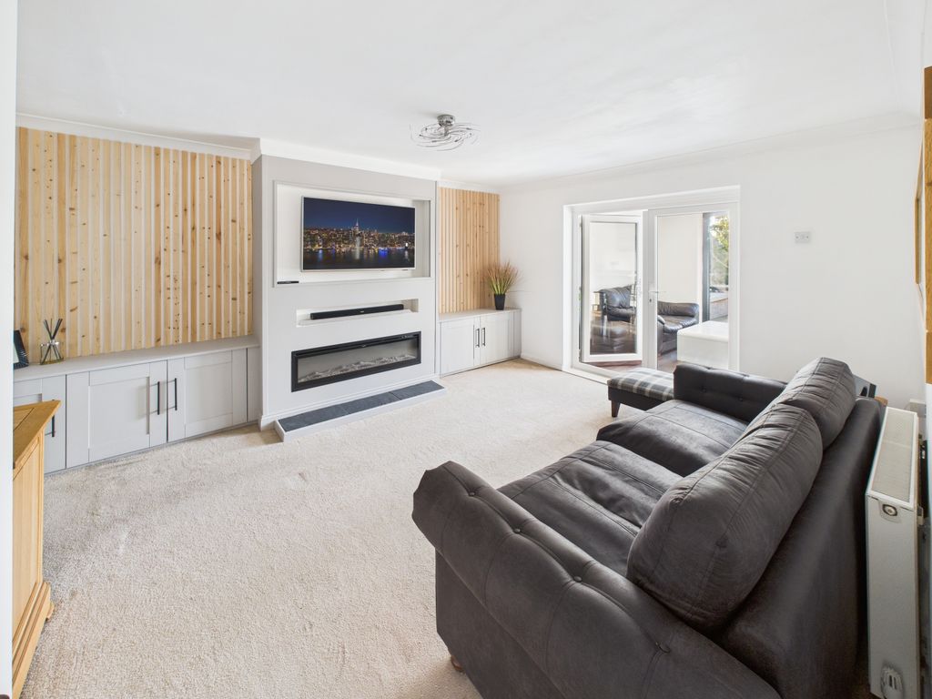 Property photo 2 of 12 Gallery