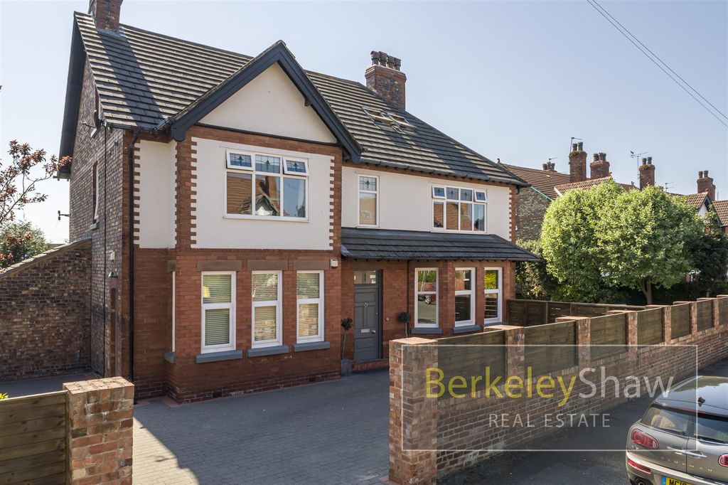 Property photo 2 of 20 Victoria Avenue